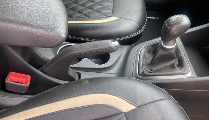 2018 Hyundai Verna 1.6 VTVT SX, Petrol, Manual, 28,369 km, Gear Lever