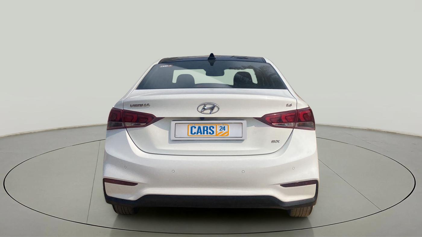 2018 Hyundai Verna 1.6 VTVT SX, Petrol, Manual, 28,369 km, Back/Rear
