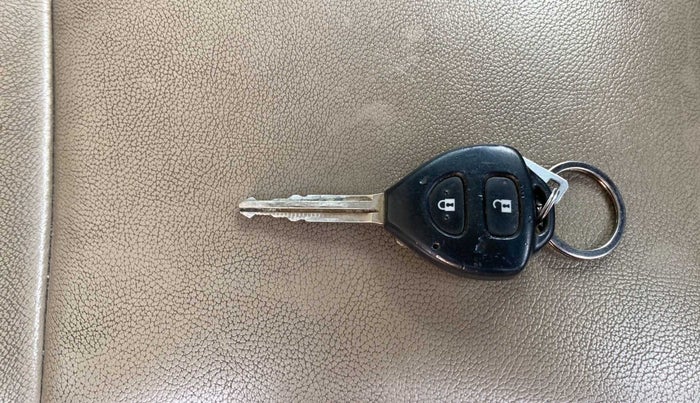 2013 Toyota Fortuner 3.0 4X2 AT, Diesel, Automatic, 1,14,691 km, Key Close Up