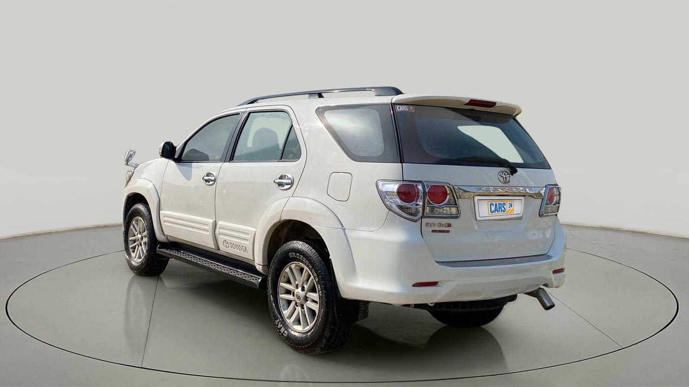2013 Toyota Fortuner 3.0 4X2 AT, Diesel, Automatic, 1,14,691 km, Left Back Diagonal