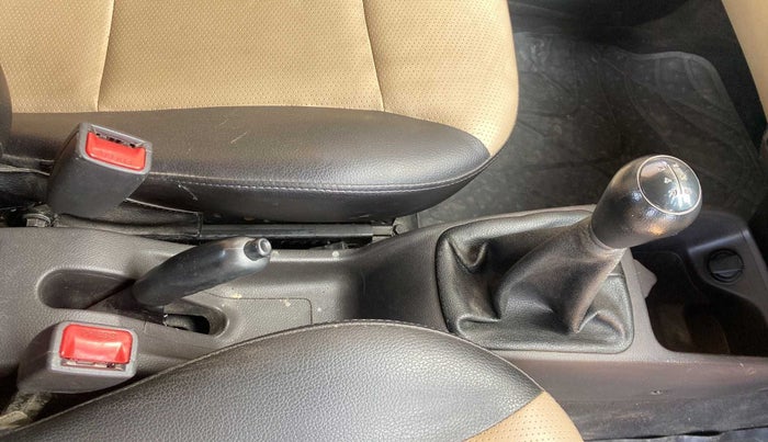 2015 Hyundai Eon ERA +, Petrol, Manual, 50,282 km, Gear Lever