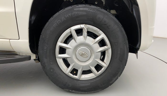 2017 Mahindra TUV300 T6, Diesel, Manual, 45,051 km, Right Front Wheel