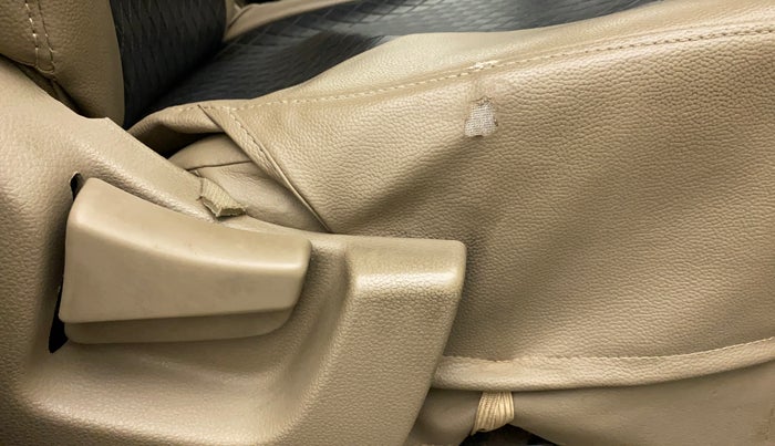 2017 Mahindra TUV300 T6, Diesel, Manual, 45,051 km, Driver Side Adjustment Panel