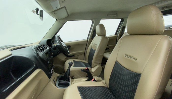 2017 Mahindra TUV300 T6, Diesel, Manual, 45,051 km, Right Side Front Door Cabin