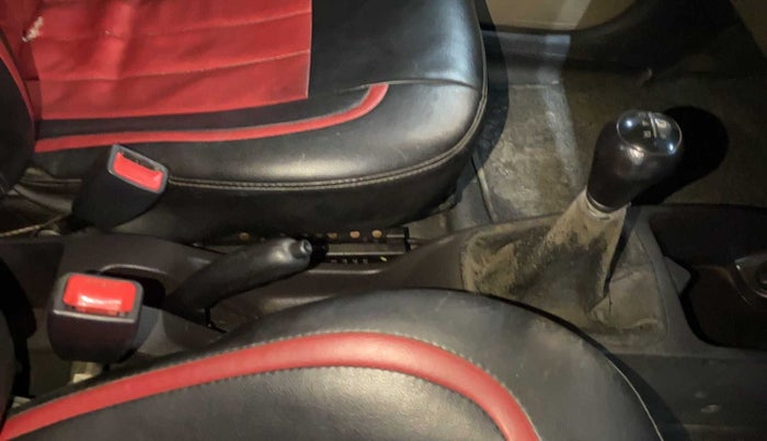 2013 Hyundai Eon ERA +, Petrol, Manual, 34,511 km, Gear Lever