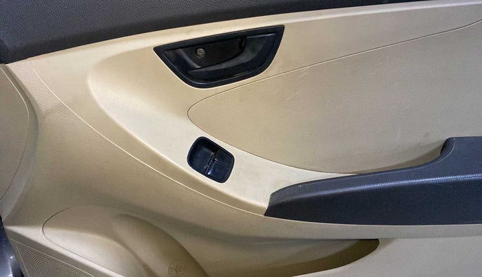 2013 Hyundai Eon ERA +, Petrol, Manual, 34,511 km, Driver Side Door Panels Control