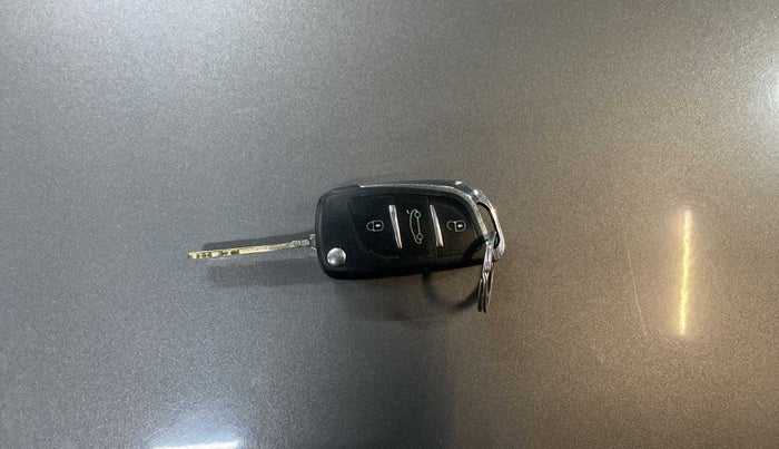 2013 Hyundai Eon ERA +, Petrol, Manual, 34,511 km, Key Close Up