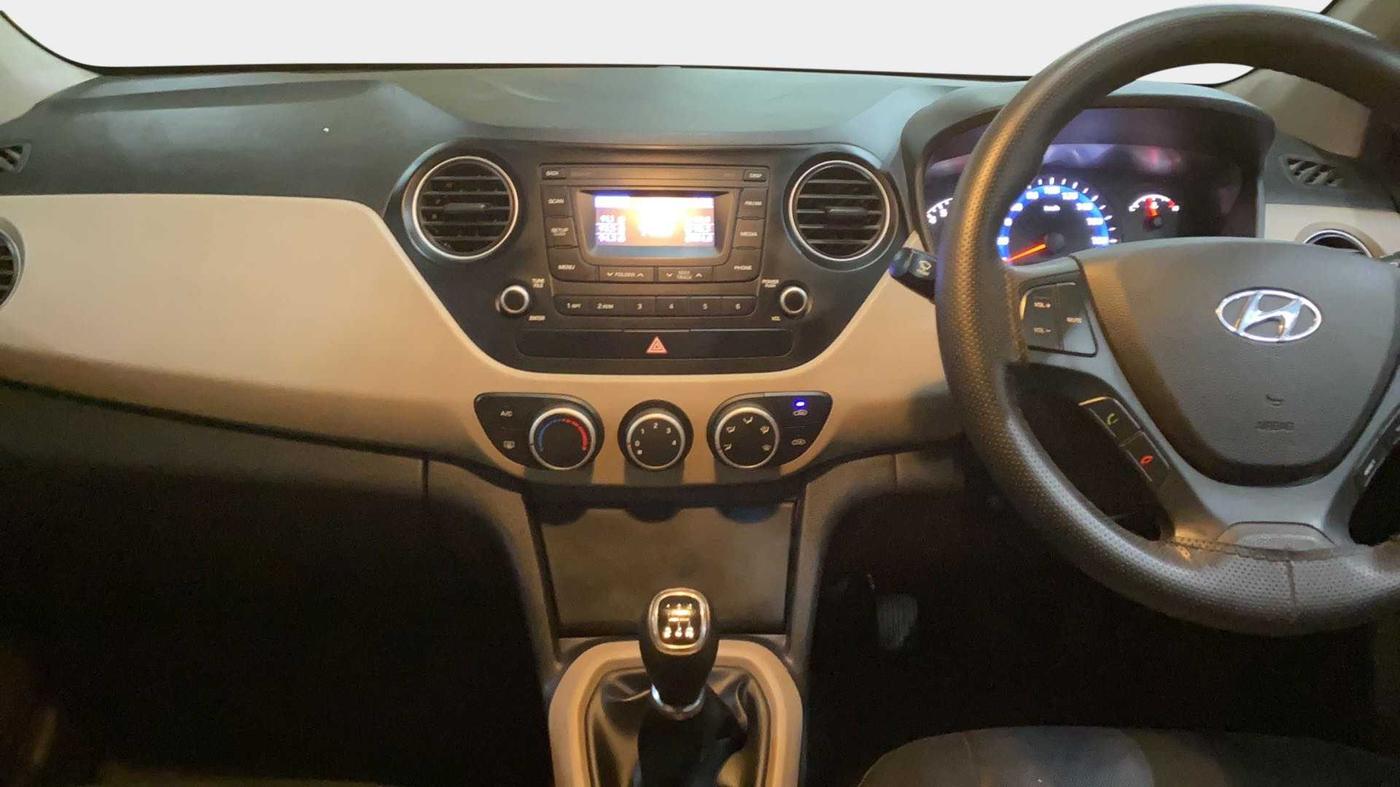 2016 Hyundai Xcent S 1.2, Petrol, Manual, 43,610 km, Air Conditioner