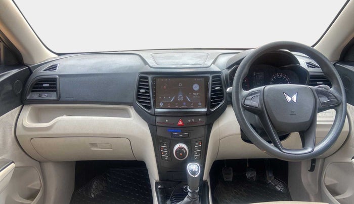 2022 Mahindra XUV300 W4 1.2 PETROL, Petrol, Manual, 16,372 km, Dashboard