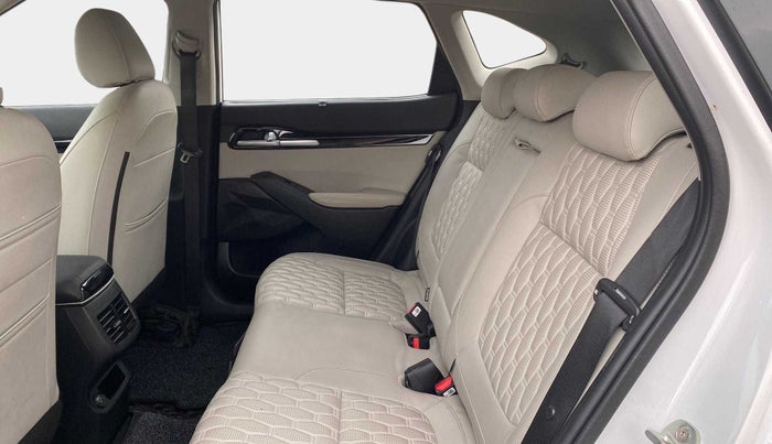 2021 KIA SELTOS HTX 1.5 PETROL, Petrol, Manual, 20,109 km, Right Side Rear Door Cabin