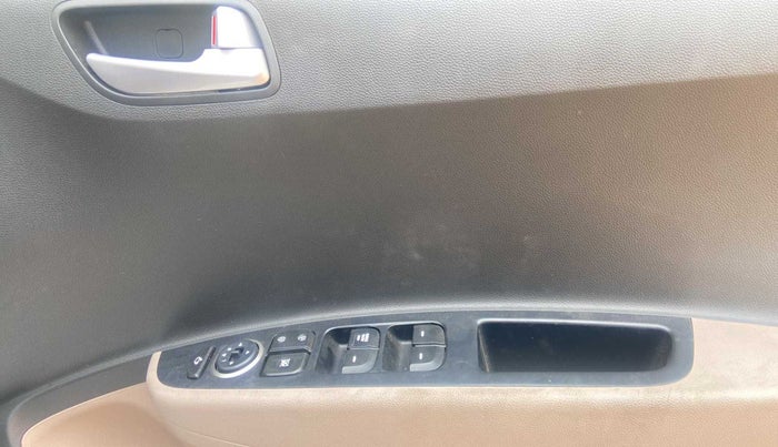 2018 Hyundai Grand i10 SPORTZ 1.2 KAPPA VTVT, Petrol, Manual, 24,118 km, Driver Side Door Panels Control