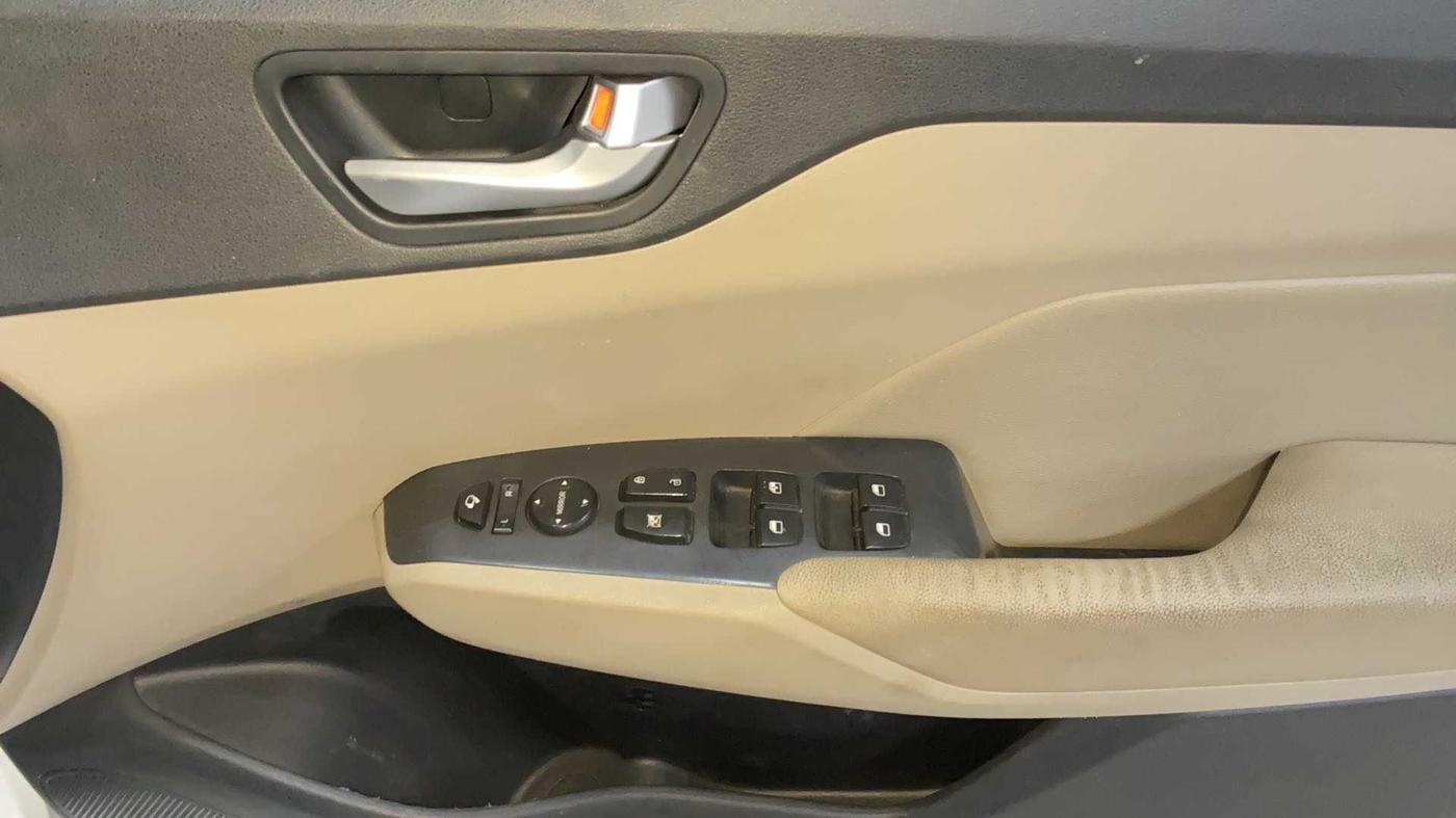 2020 Hyundai Verna 1.6 CRDI SX (O) AT, Diesel, Automatic, 55,299 km, Driver Side Door Panels Control