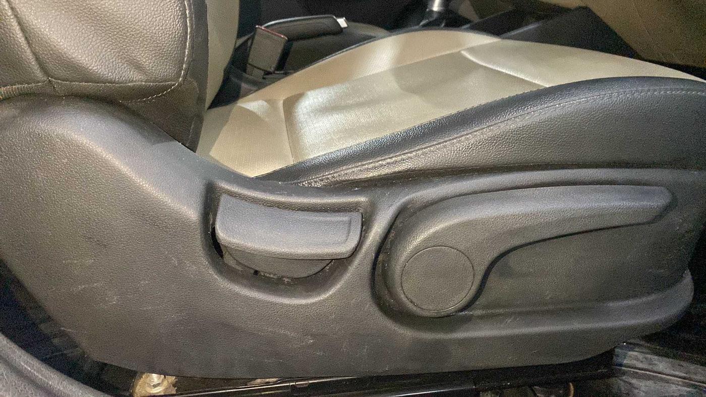 2020 Hyundai Verna 1.6 CRDI SX (O) AT, Diesel, Automatic, 55,299 km, Driver Side Adjustment Panel