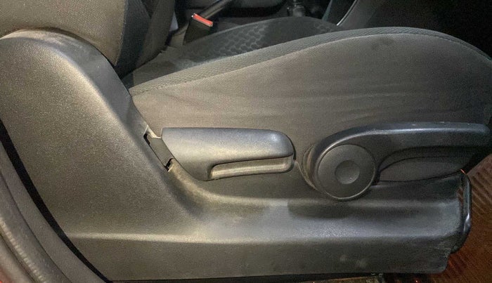 2020 Maruti Vitara Brezza ZXI PLUS DUAL TONE, Petrol, Manual, 46,692 km, Driver Side Adjustment Panel