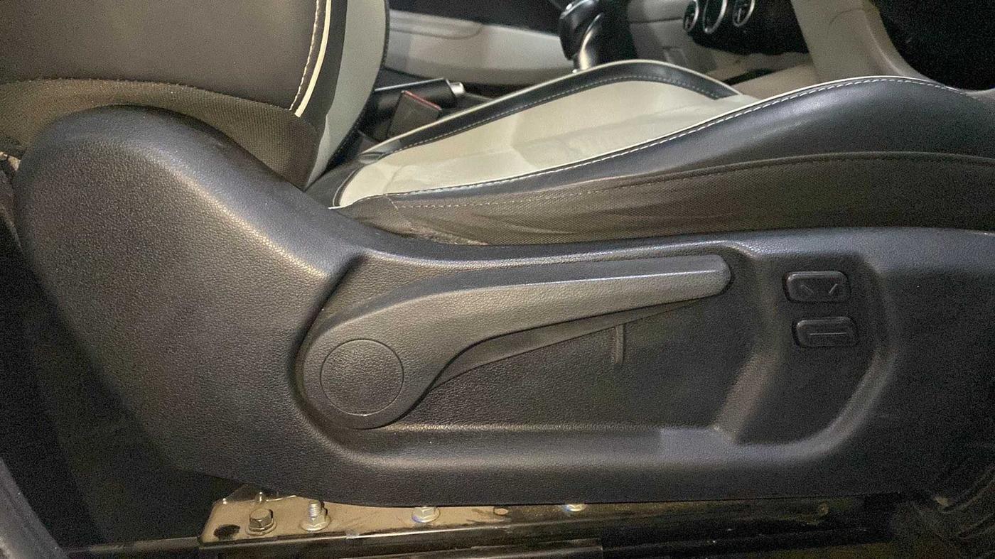 2022 Hyundai VENUE SX 1.0 (O) TURBO IMT, Petrol, Manual, 22,925 km, Driver Side Adjustment Panel