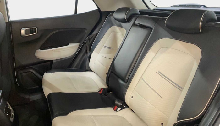 2022 Hyundai VENUE SX 1.0 (O) TURBO IMT, Petrol, Manual, 22,925 km, Right Side Rear Door Cabin