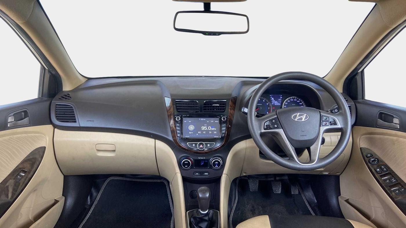 2017 Hyundai Verna 1.6 VTVT SX, Petrol, Manual, 46,589 km, Dashboard