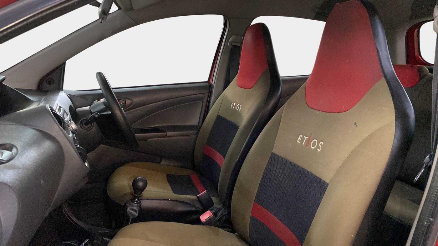 2013 Toyota Etios Liva GD, Diesel, Manual, 46,149 km, Right Side Front Door Cabin
