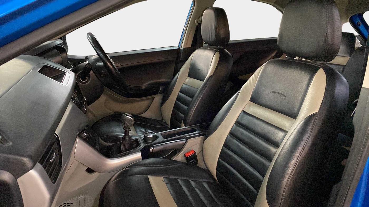 2018 Tata NEXON XM PETROL, Petrol, Manual, 73,801 km, Right Side Front Door Cabin