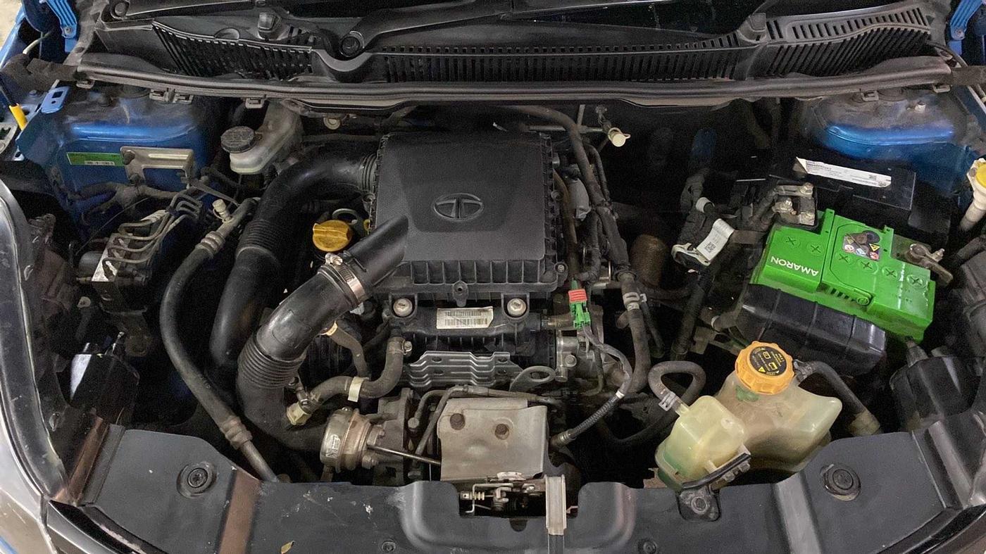 2018 Tata NEXON XM PETROL, Petrol, Manual, 73,801 km, Open Bonet