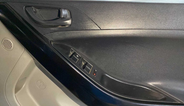 2018 Tata NEXON XM PETROL, Petrol, Manual, 73,801 km, Driver Side Door Panels Control