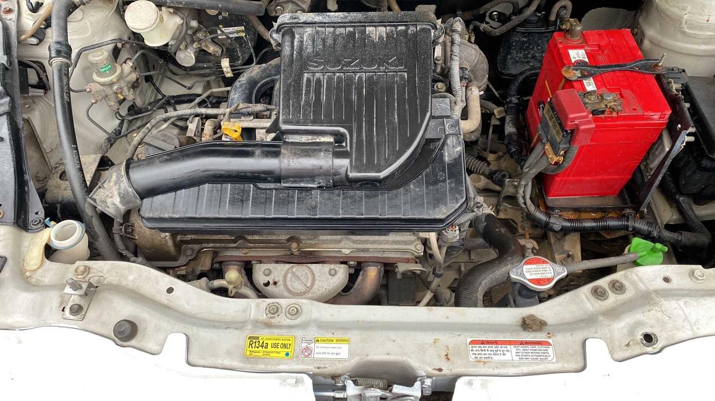 2014 Maruti Swift VXI, Petrol, Manual, 43,694 km, Open Bonet