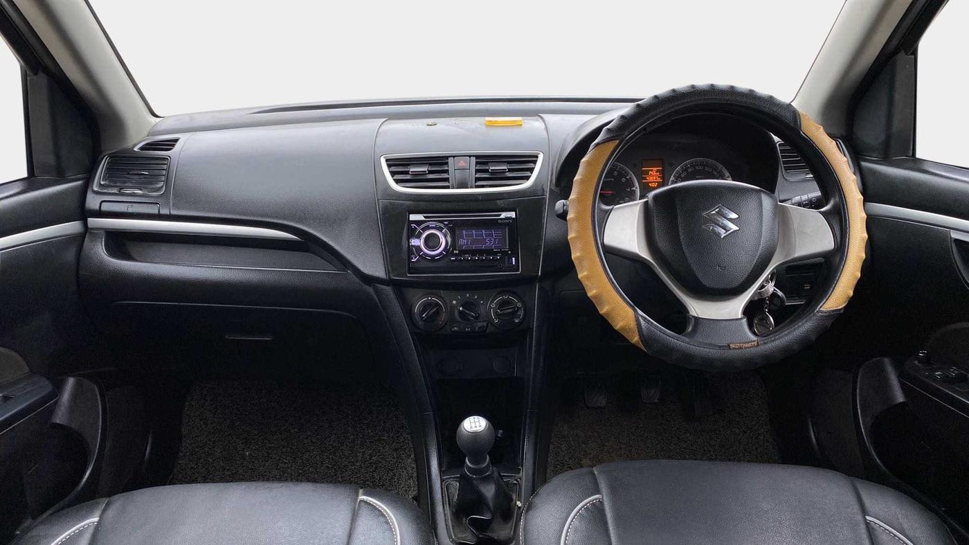 2014 Maruti Swift VXI, Petrol, Manual, 43,694 km, Dashboard
