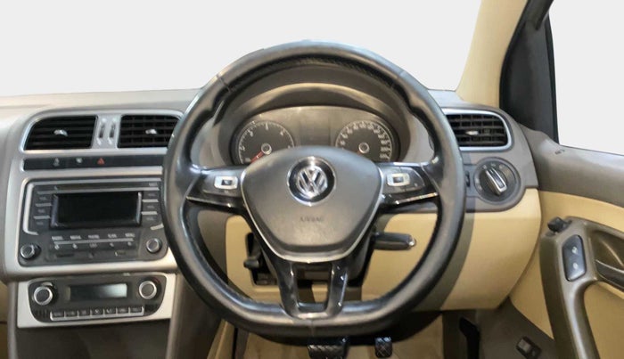 2015 Volkswagen Vento HIGHLINE 1.5 AT, Diesel, Automatic, 94,866 km, Steering Wheel Close Up