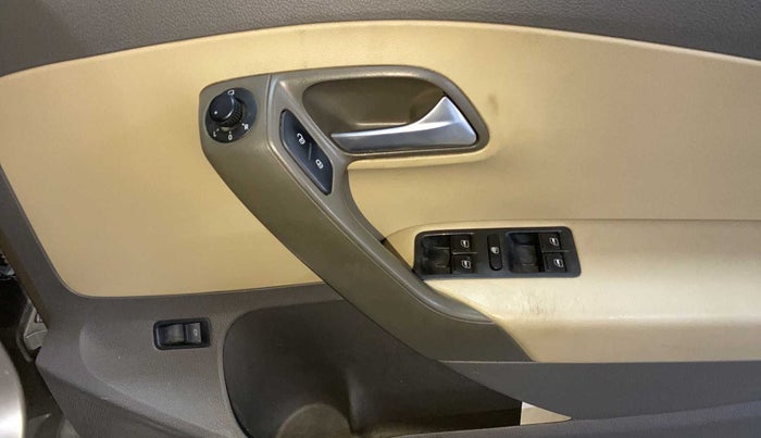 2015 Volkswagen Vento HIGHLINE 1.5 AT, Diesel, Automatic, 94,866 km, Driver Side Door Panels Control