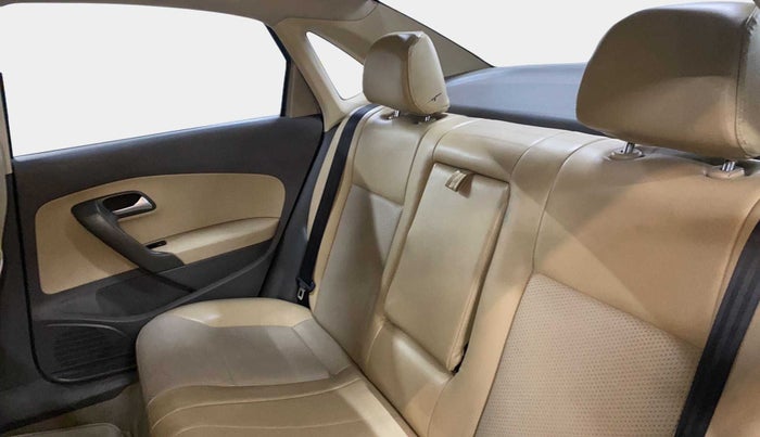 2015 Volkswagen Vento HIGHLINE 1.5 AT, Diesel, Automatic, 94,866 km, Right Side Rear Door Cabin