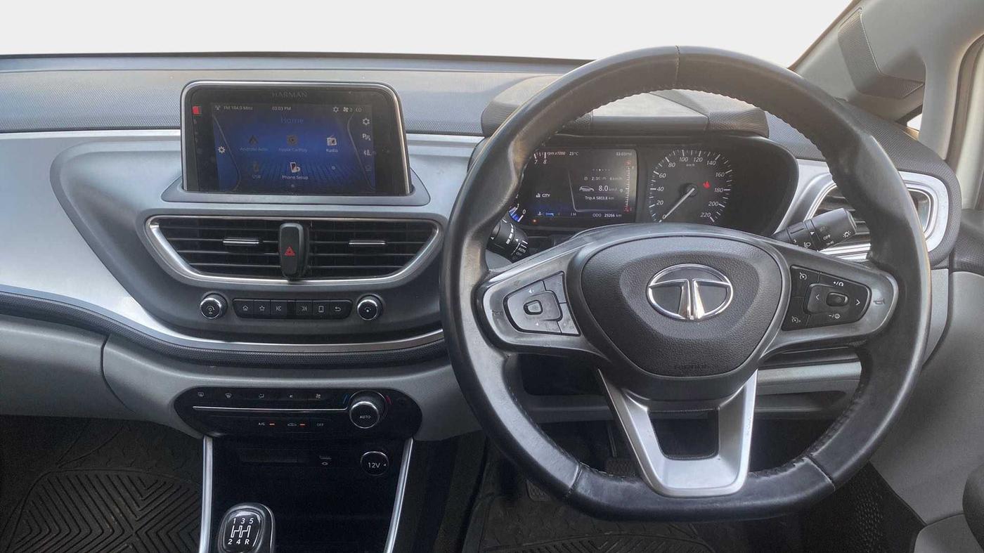 2021 Tata ALTROZ XZ PETROL, Petrol, Manual, 29,255 km, Steering Wheel Close Up
