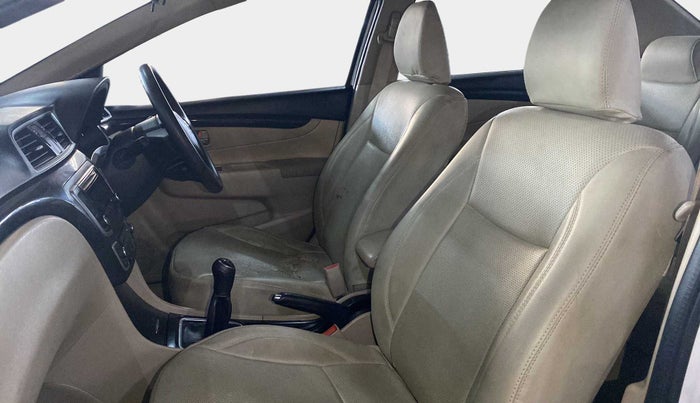 2015 Maruti Ciaz VXI+, Petrol, Manual, 97,316 km, Right Side Front Door Cabin