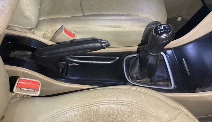 2015 Maruti Ciaz VXI+, Petrol, Manual, 97,316 km, Gear Lever