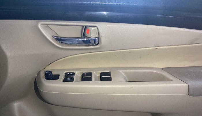 2015 Maruti Ciaz VXI+, Petrol, Manual, 97,316 km, Driver Side Door Panels Control