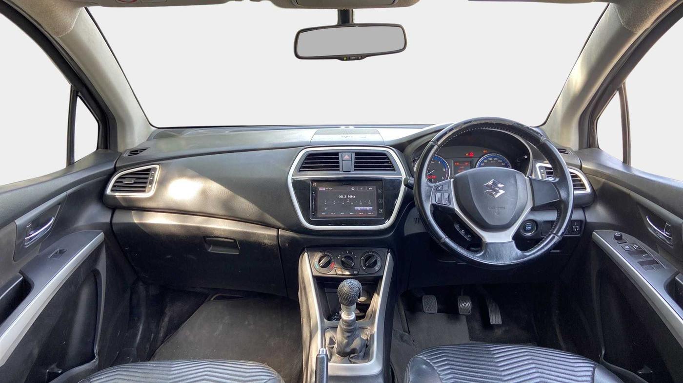 2016 Maruti S Cross ZETA 1.6, Diesel, Manual, 80,318 km, Dashboard