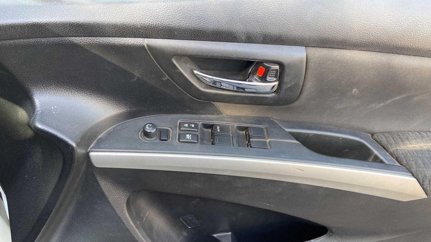 2016 Maruti S Cross ZETA 1.6, Diesel, Manual, 80,318 km, Driver Side Door Panels Control