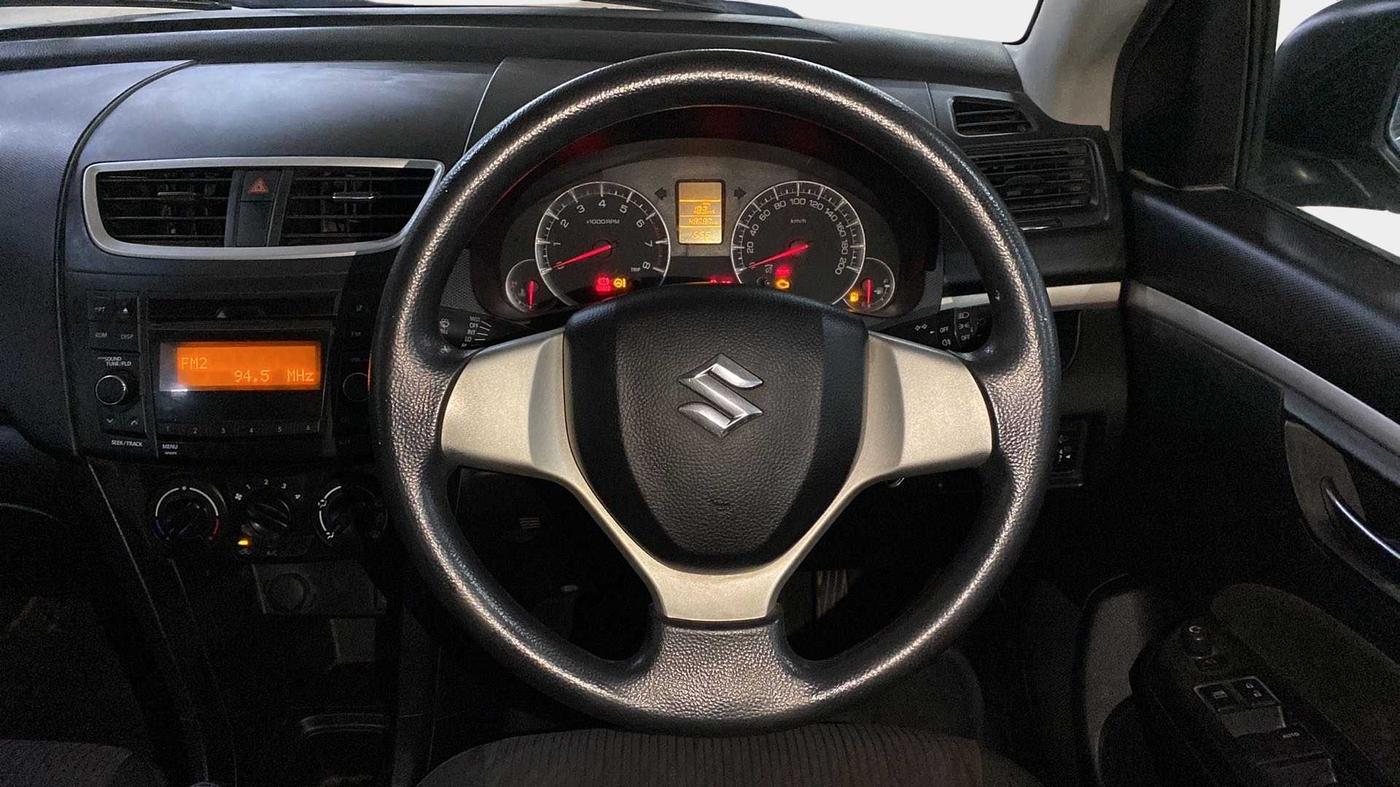 2016 Maruti Swift VXI, Petrol, Manual, 48,806 km, Steering Wheel Close Up