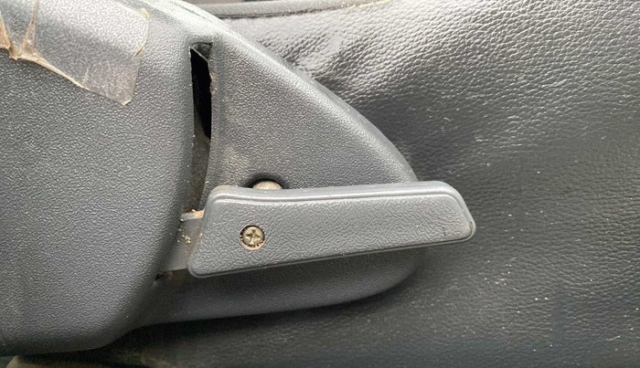 2017 Maruti Alto 800 VXI, Petrol, Manual, 45,011 km, Driver Side Adjustment Panel