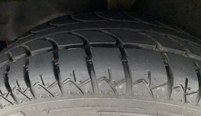 2012 Hyundai Santro Xing GL PLUS, Petrol, Manual, 60,418 km, Left Front Tyre Tread