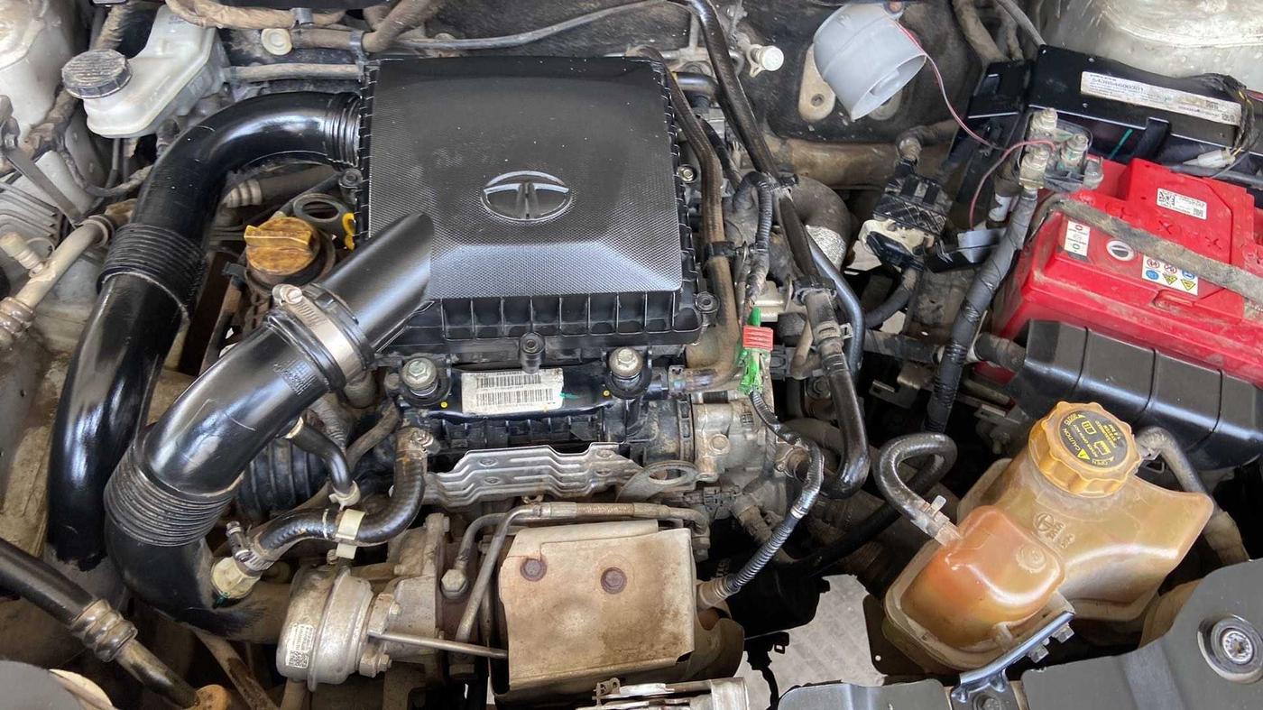 2018 Tata NEXON XE PETROL, Petrol, Manual, 1,06,205 km, Open Bonet