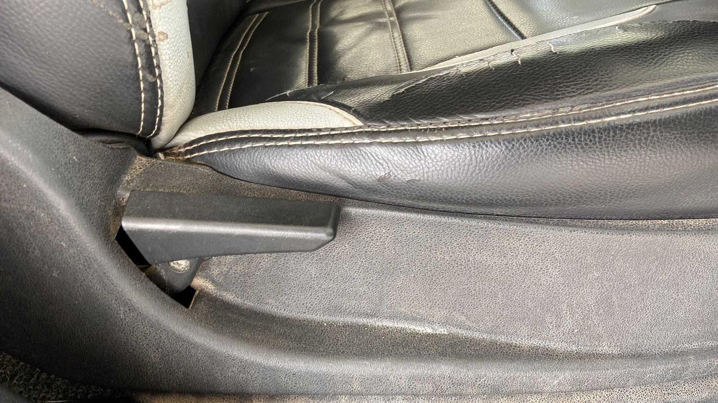 2018 Tata NEXON XE PETROL, Petrol, Manual, 1,06,205 km, Driver Side Adjustment Panel