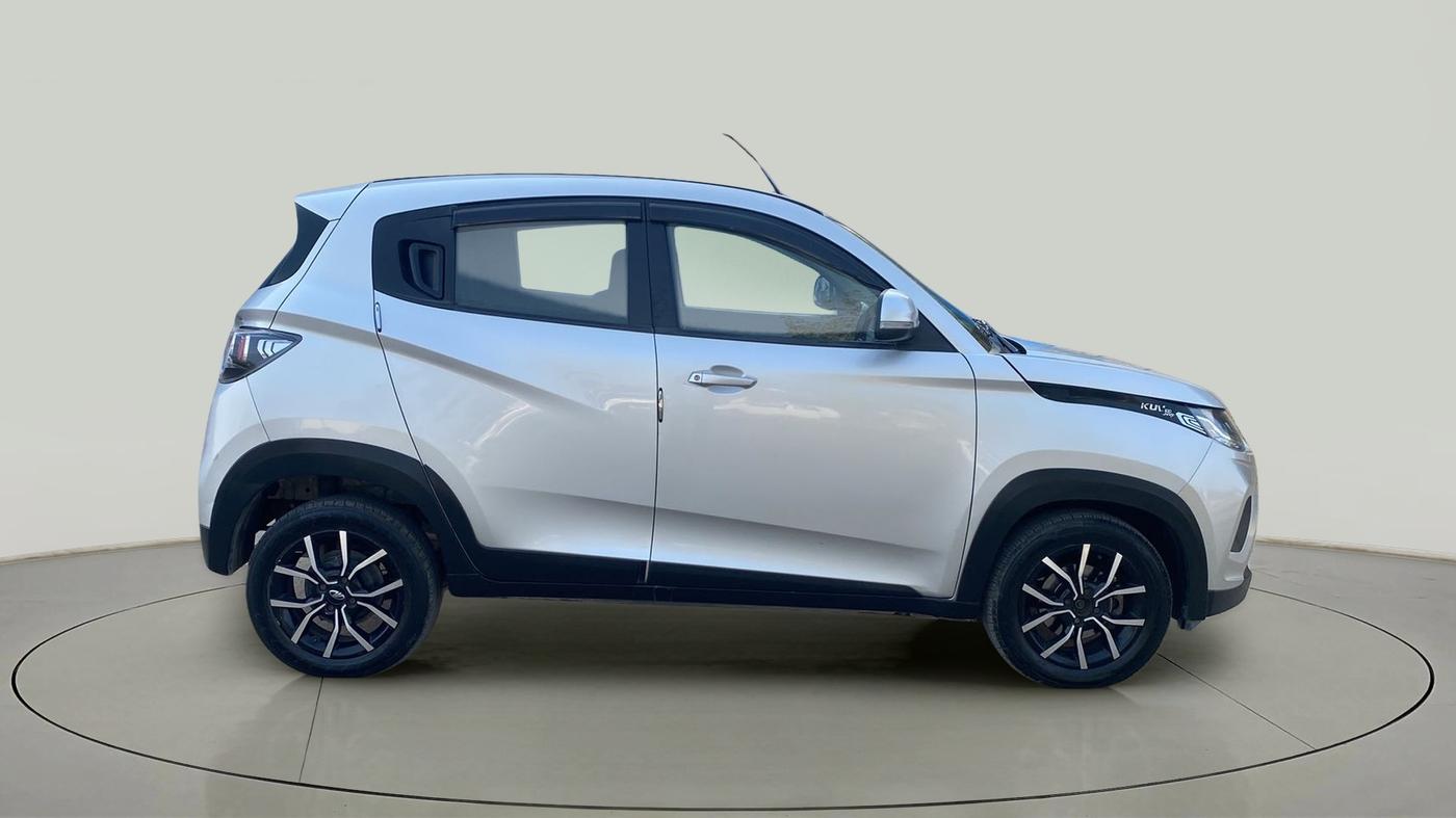 2017 Mahindra KUV 100 NXT K8 D 6 STR, Diesel, Manual, 88,199 km, Right Side