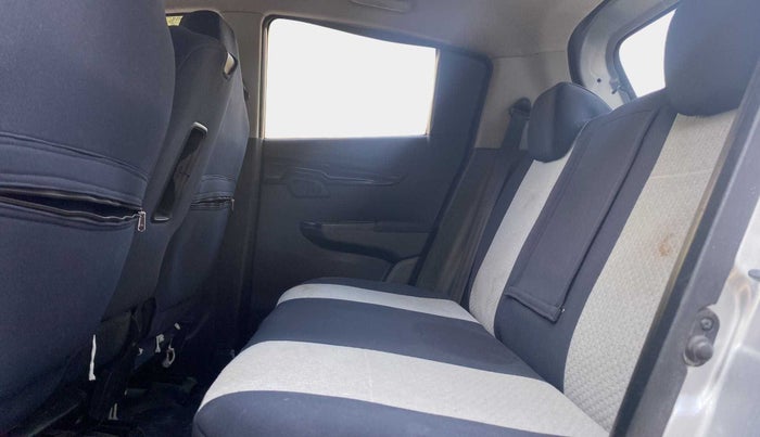 2017 Mahindra KUV 100 NXT K8 D 6 STR, Diesel, Manual, 88,199 km, Right Side Rear Door Cabin