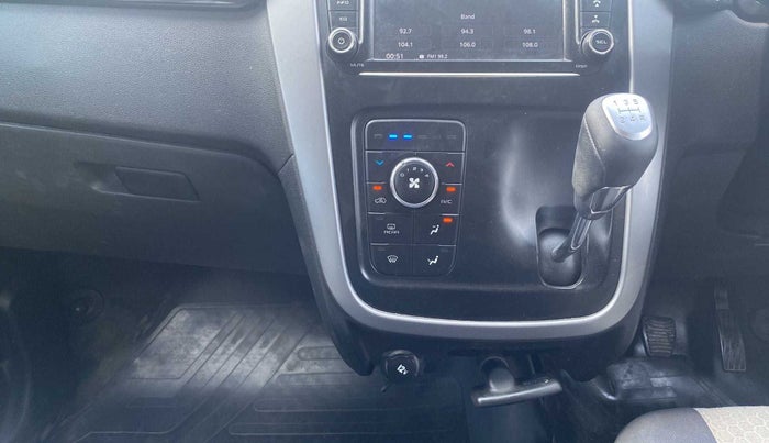2017 Mahindra KUV 100 NXT K8 D 6 STR, Diesel, Manual, 88,199 km, Gear Lever