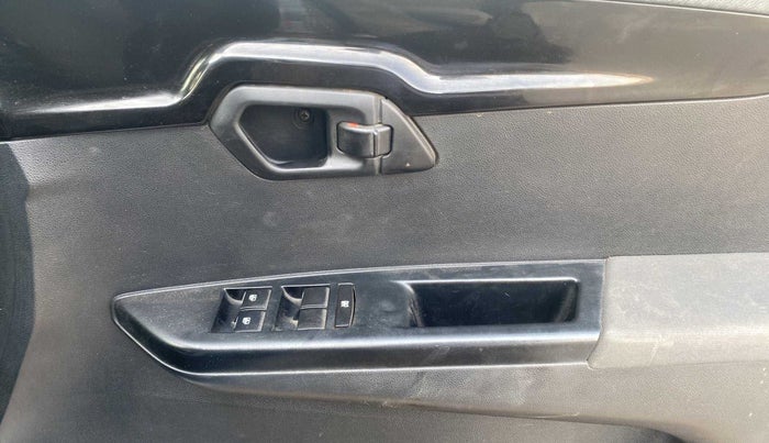 2017 Mahindra KUV 100 NXT K8 D 6 STR, Diesel, Manual, 88,199 km, Driver Side Door Panels Control