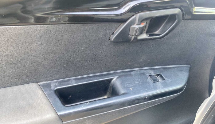2017 Mahindra KUV 100 NXT K8 D 6 STR, Diesel, Manual, 88,199 km, Driver Side Adjustment Panel