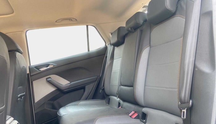 2022 Skoda KUSHAQ STYLE 1.0L TSI AT, Petrol, Automatic, 14,362 km, Right Side Rear Door Cabin