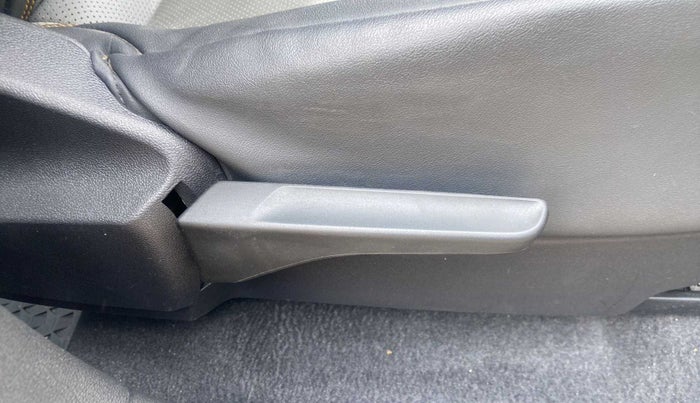 2022 Skoda KUSHAQ STYLE 1.0L TSI AT, Petrol, Automatic, 14,362 km, Driver Side Adjustment Panel