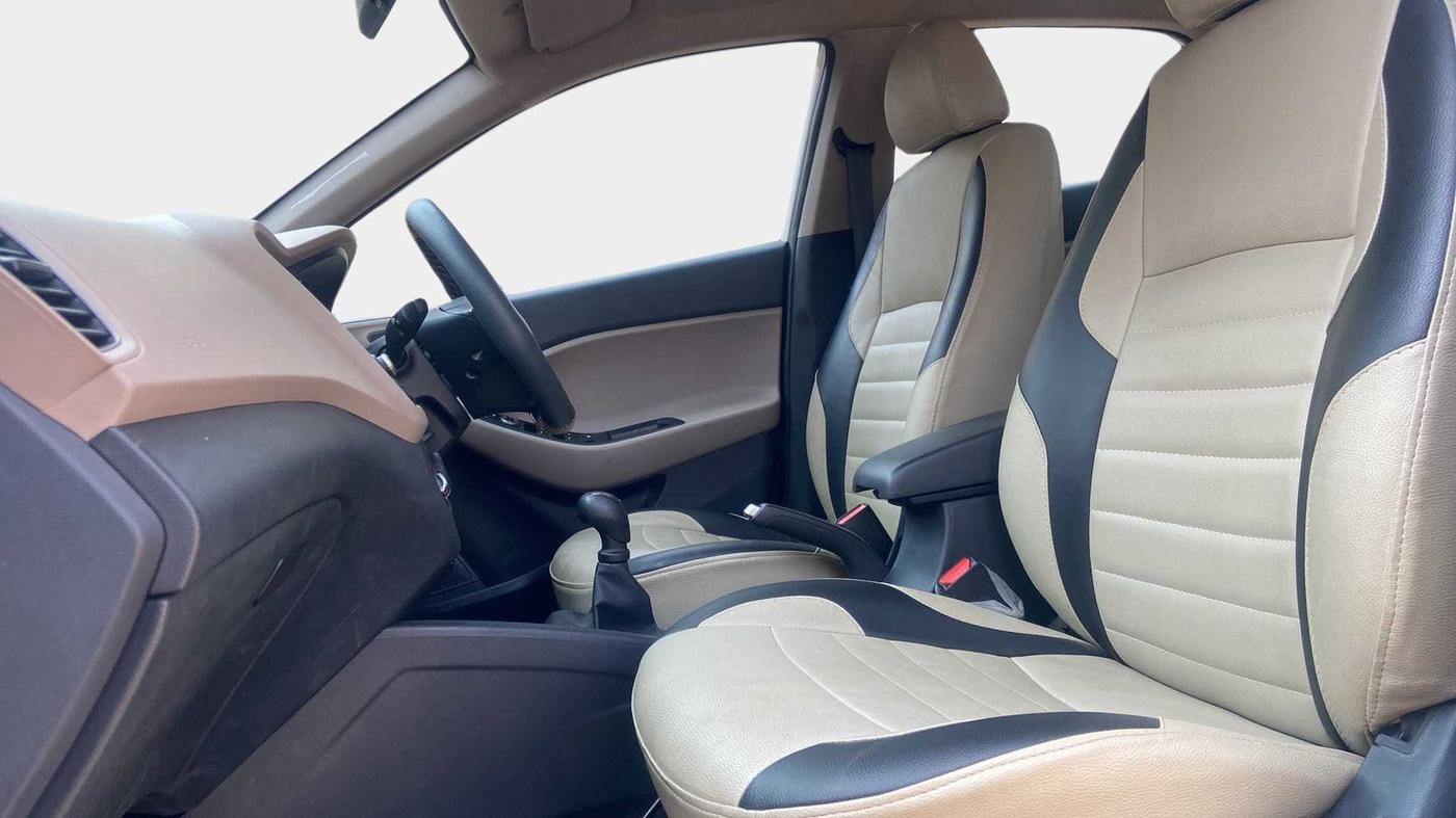 2019 Hyundai Elite i20 SPORTZ PLUS 1.2, Petrol, Manual, 16,148 km, Right Side Front Door Cabin
