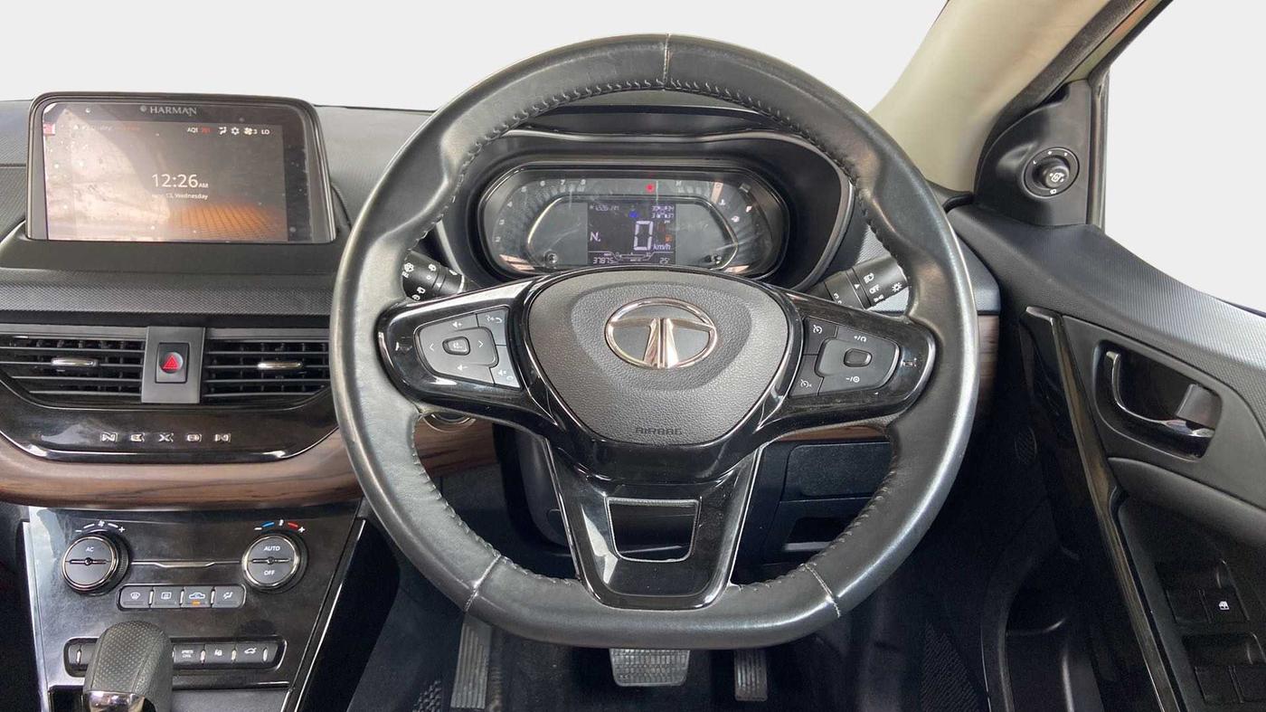 2022 Tata NEXON XZA PLUS DIESEL KAZIRANGA, Diesel, Automatic, 38,893 km, Steering Wheel Close Up
